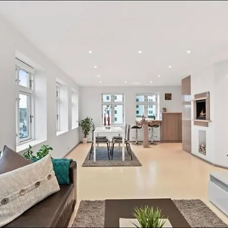 Sun Filled Oasis Apartment